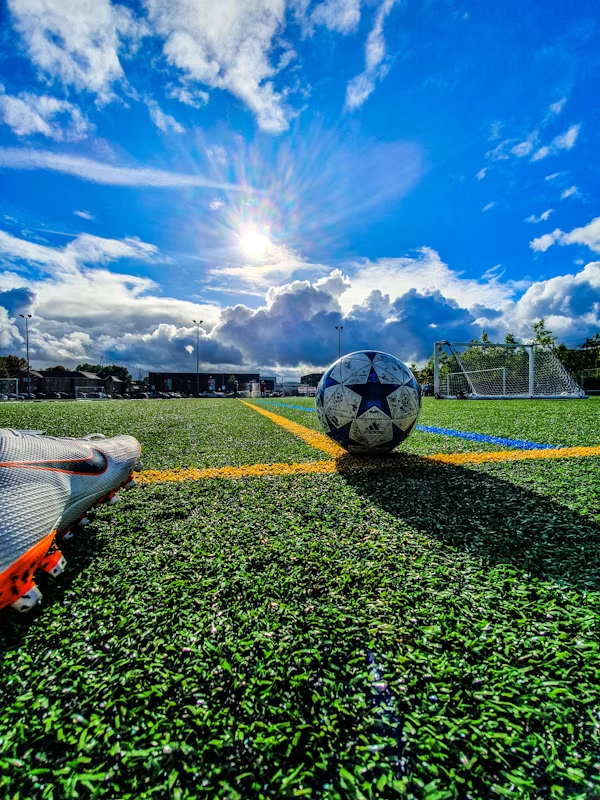 Aula de Futebol Society na escola CS Marítimo Vale Europeu